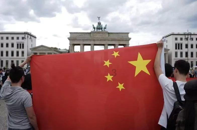 迷人的妖精