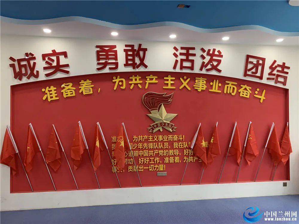 84970精确到百位，用科学计数法表示？